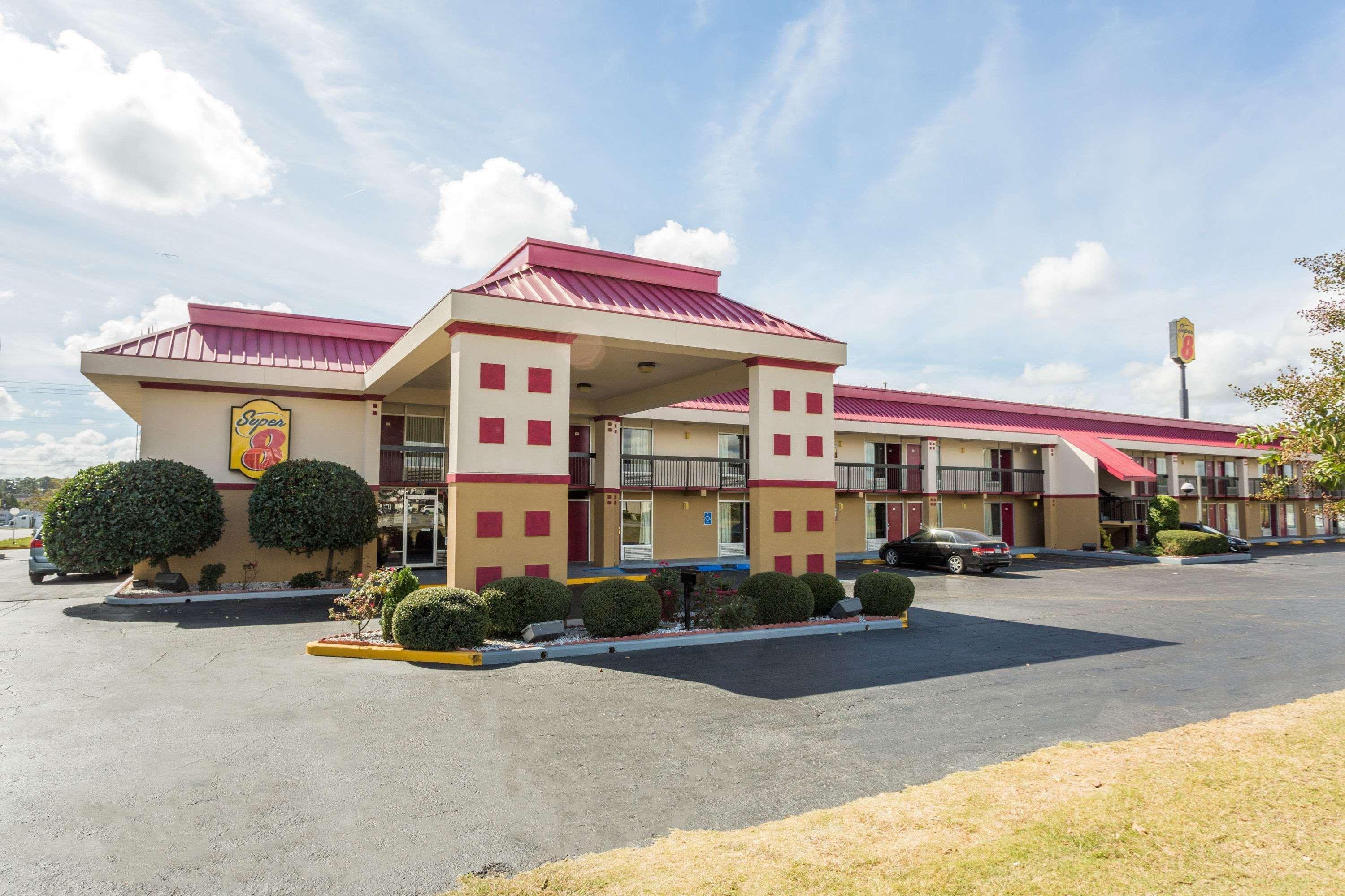 Super 8 By Wyndham Tifton Hotell Exteriör bild
