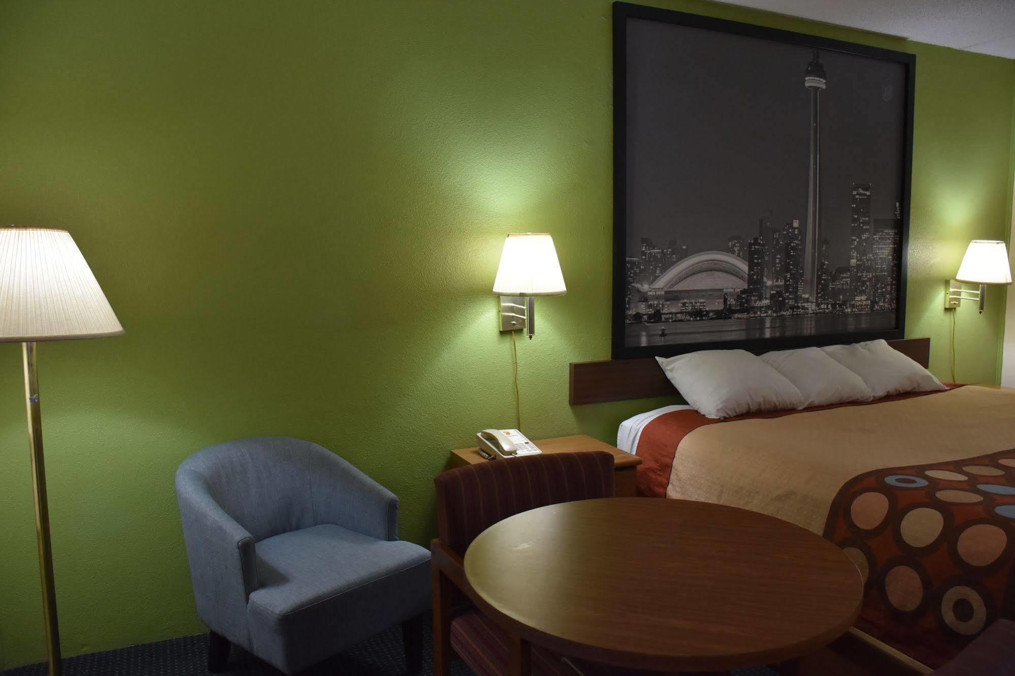 Super 8 By Wyndham Tifton Hotell Exteriör bild