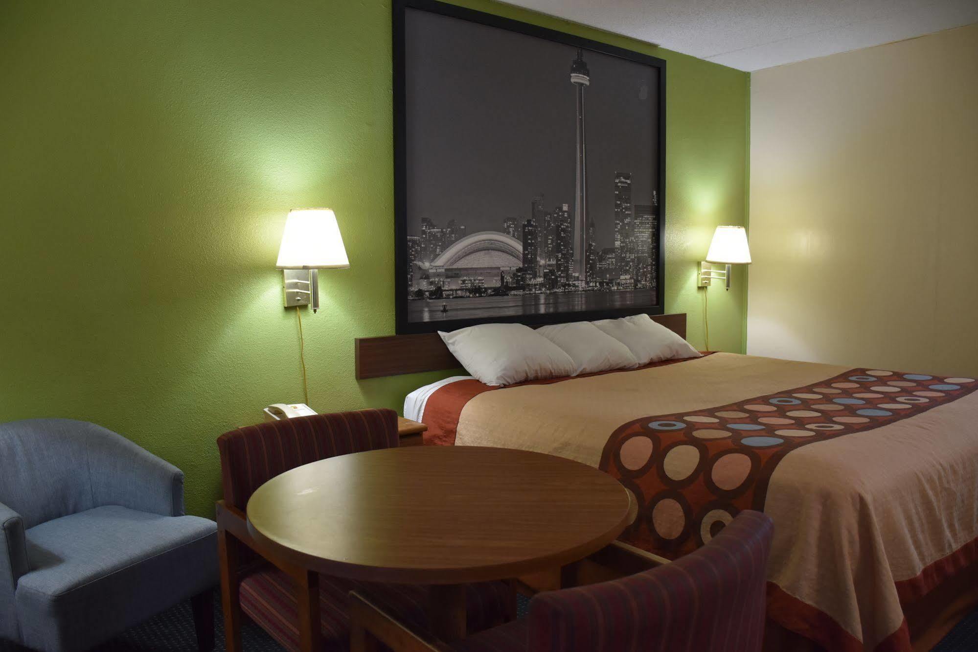 Super 8 By Wyndham Tifton Hotell Exteriör bild