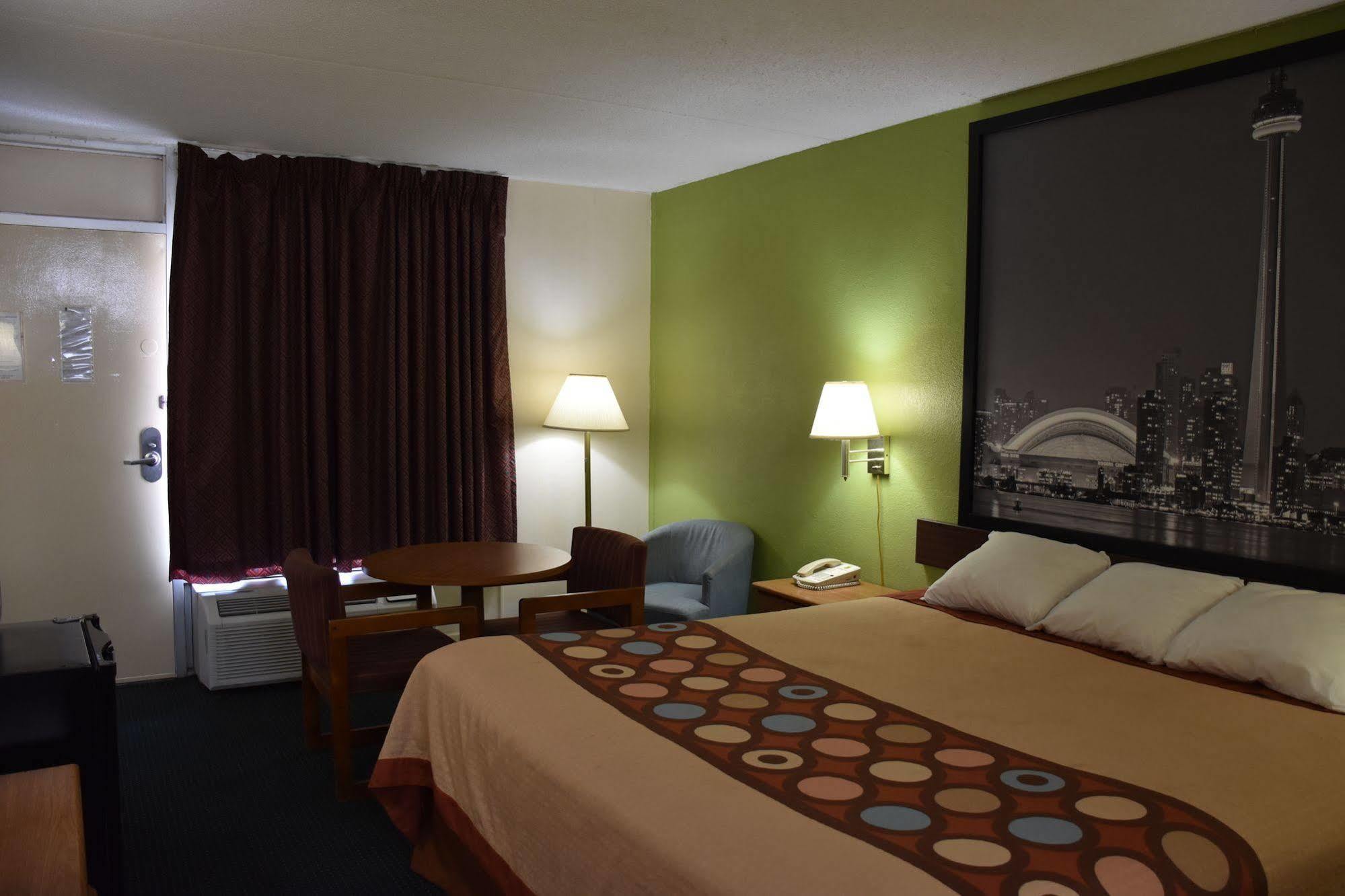 Super 8 By Wyndham Tifton Hotell Exteriör bild